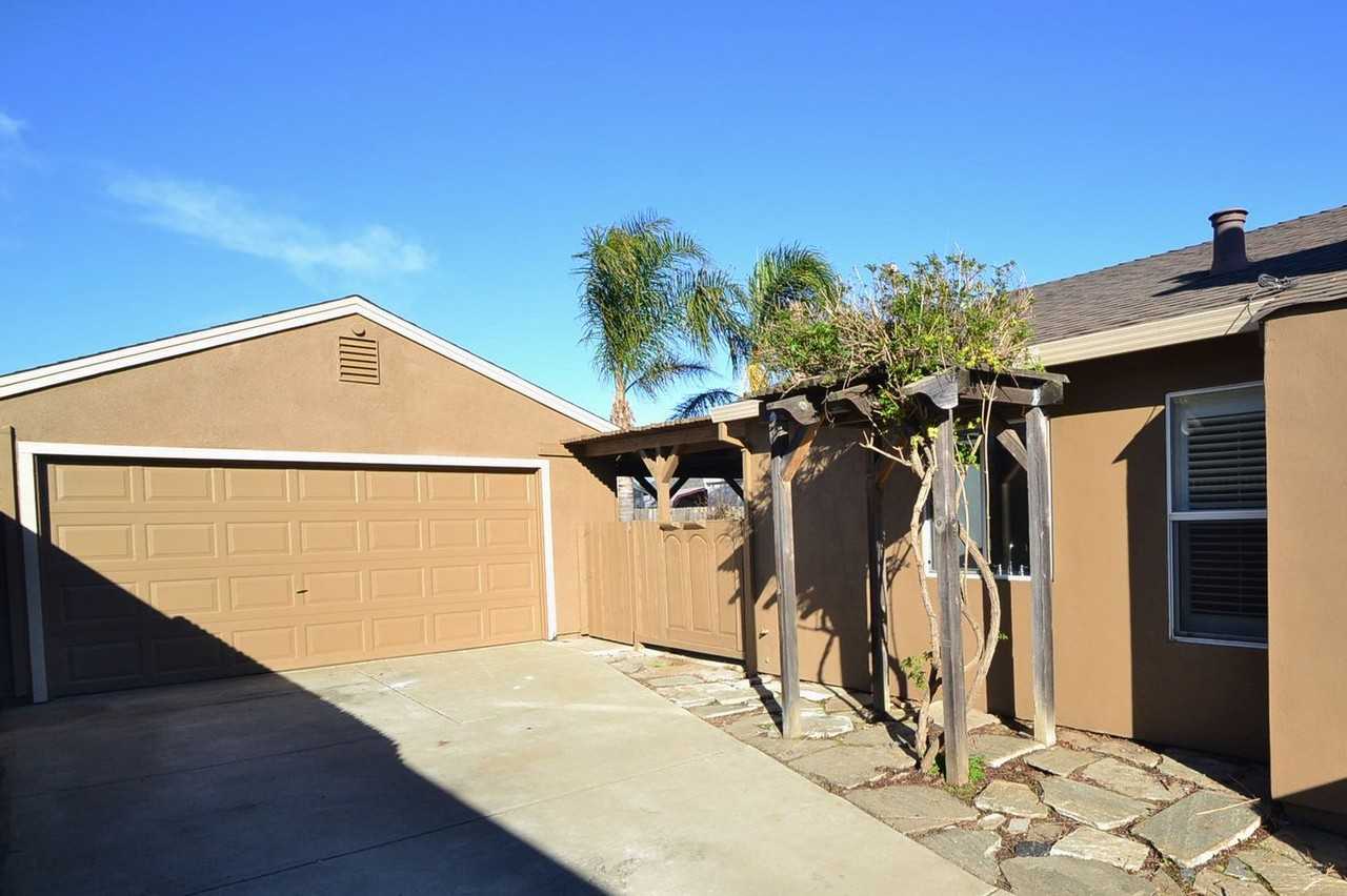 1979 Huston Cir - Photo 2 of 12