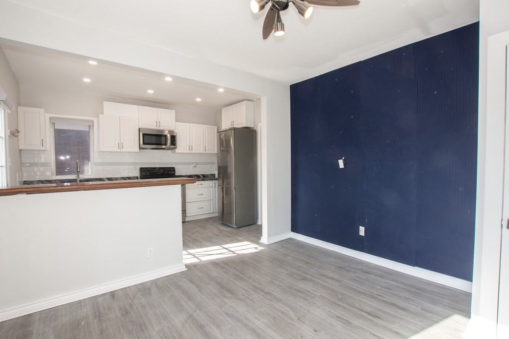 87 Barnesdale Boulevard - Photo 2 of 14