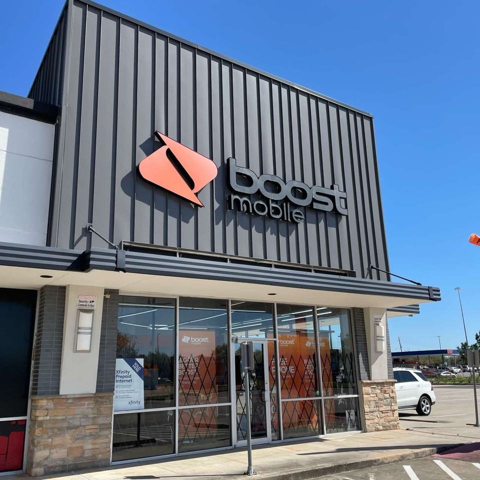 9404 West Sam Houston Parkway South #C - Photo 2 of 4