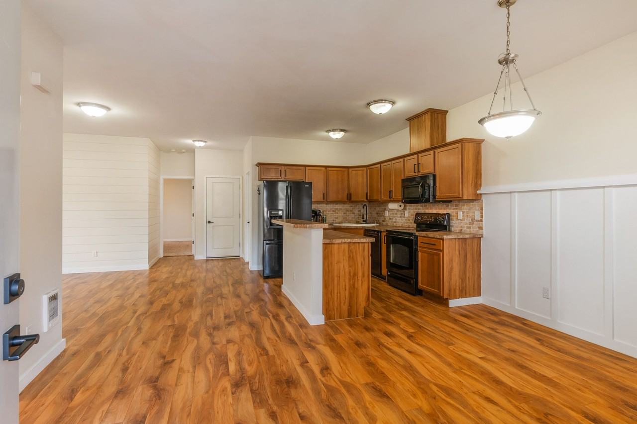 5231 66th Ave Se #1 - Photo 5 of 40