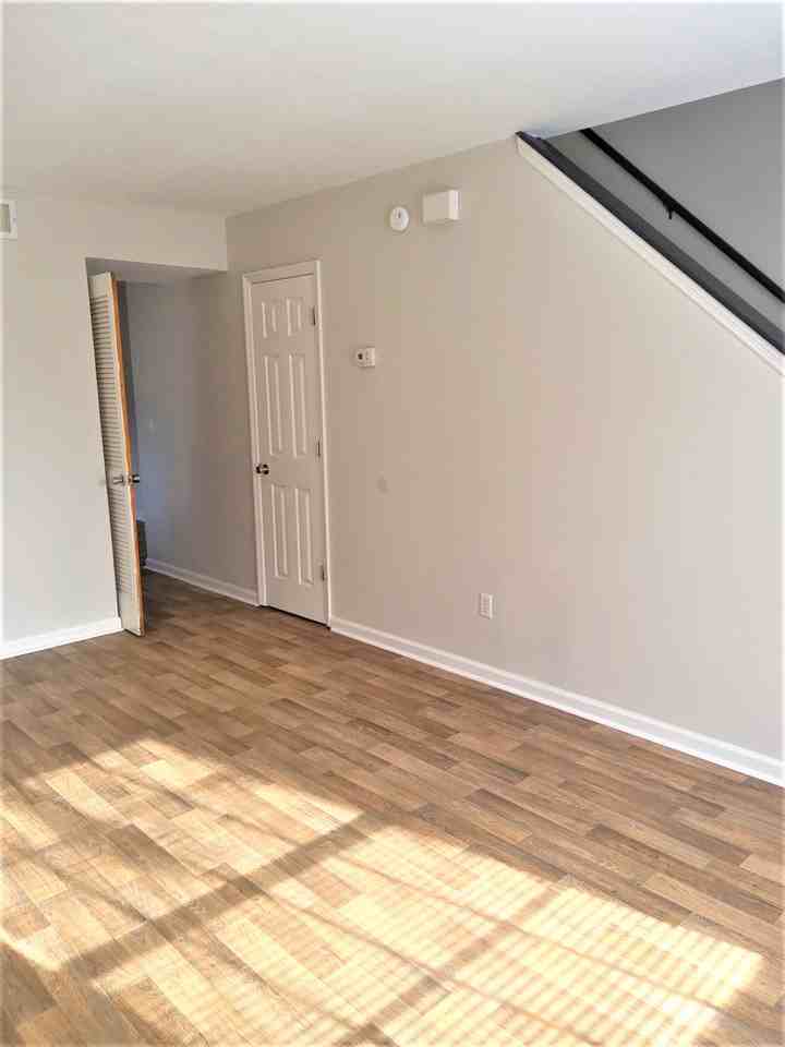 137B 137 Susan DriveUnit B #1 - Photo 2 of 19