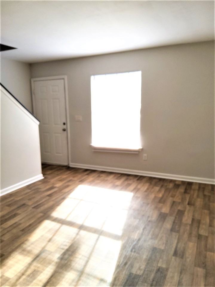 137B 137 Susan DriveUnit B #1 - Photo 3 of 19