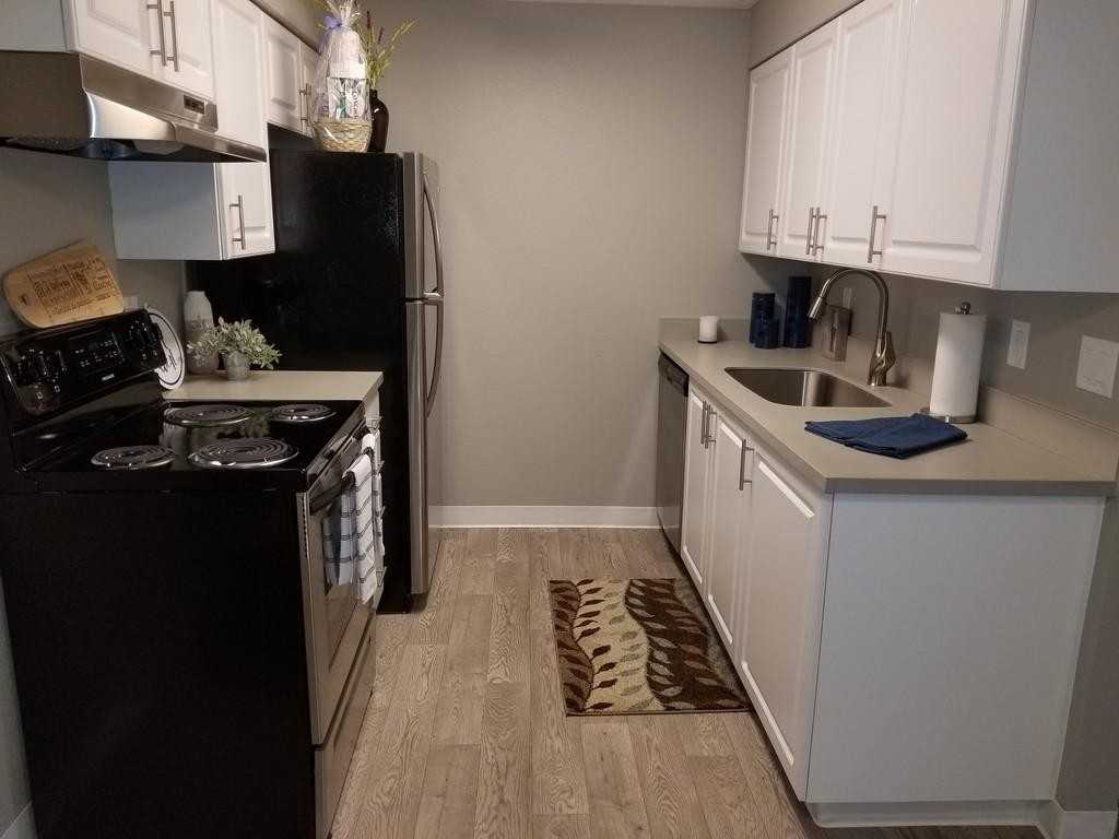 1930 Se 6th St - Photo 7 of 11