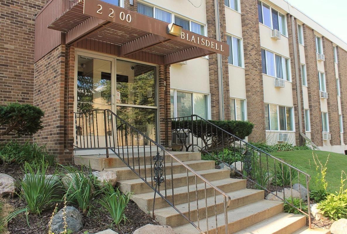 2200 Blaisdell Ave - Photo 7 of 8