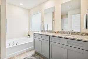 1006 Enclave Cir - Photo 2 of 26