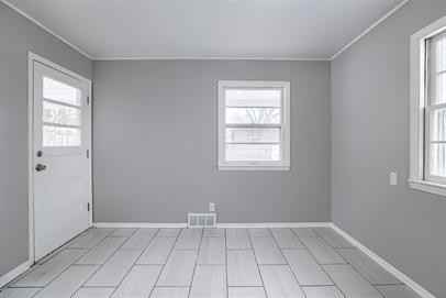 5607 Fowler Ave - Photo 2 of 25