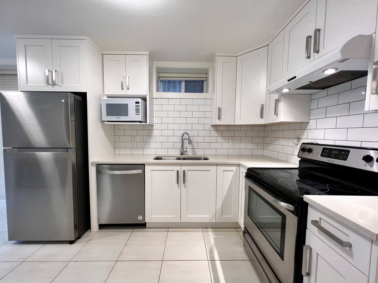 4619 Union Street, Burnaby, BC V5C 2Y2, CA 4 bedroom House Rental