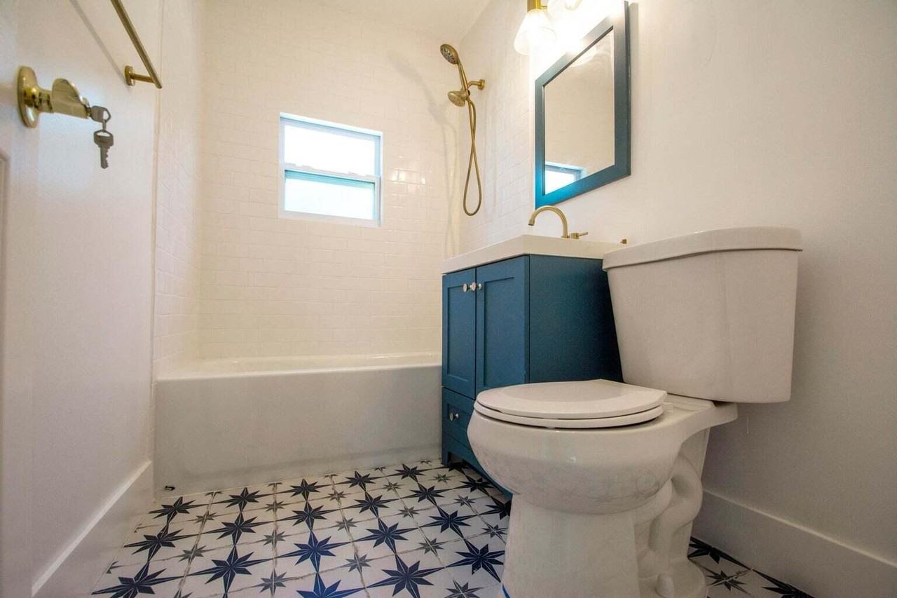 1714 Linwood Ave - Photo 3 of 9