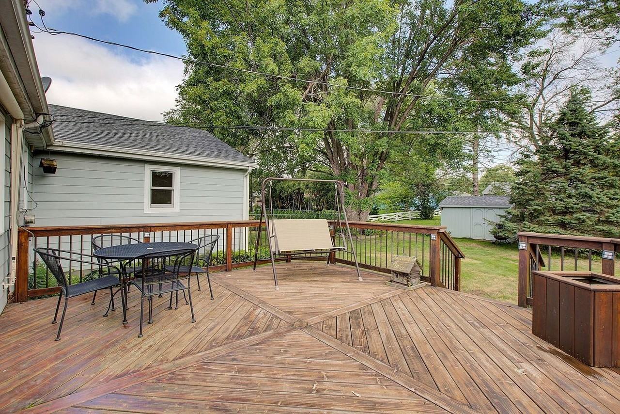 1157 Ryan Ave W - Photo 3 of 5