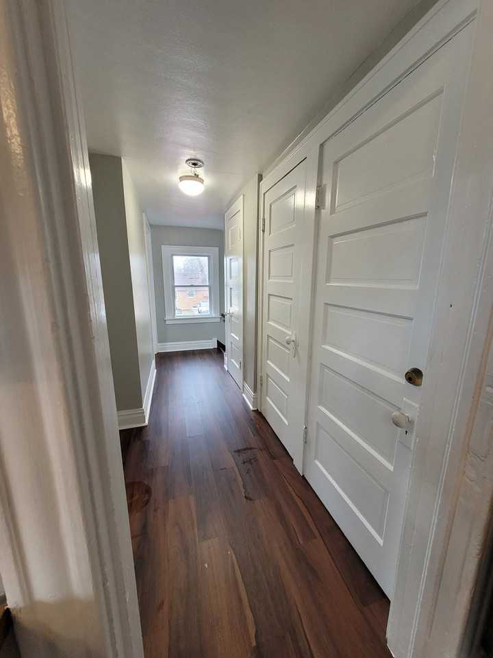 1610 Victoria Ave #2R - Photo 2 of 8