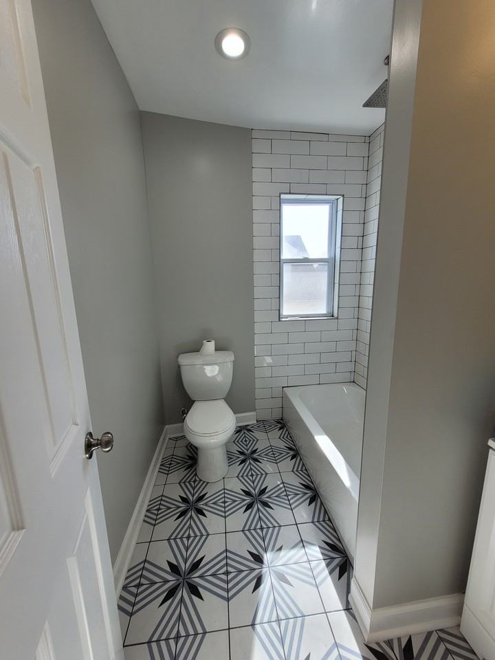 1610 Victoria Ave #2R - Photo 3 of 8