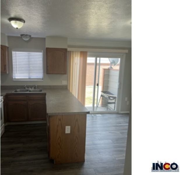 792 S Patton Ct - Photo 4 of 35