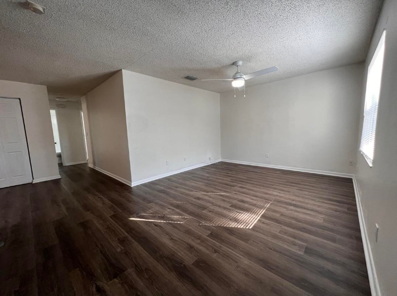 2400 Union St S - Photo 3 of 14