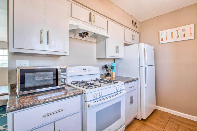 3413 Wickham Ave - Photo 3 of 27