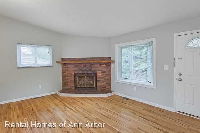 1520 Las Vegas Dr - Photo 3 of 21