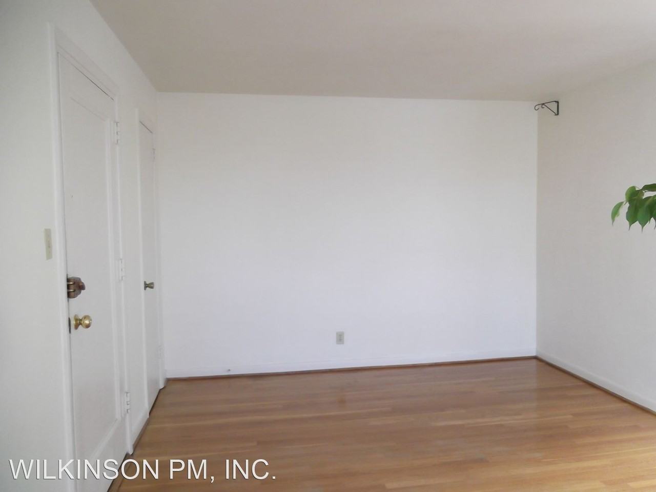 2059 N Woodstock St #306 - Photo 2 of 12