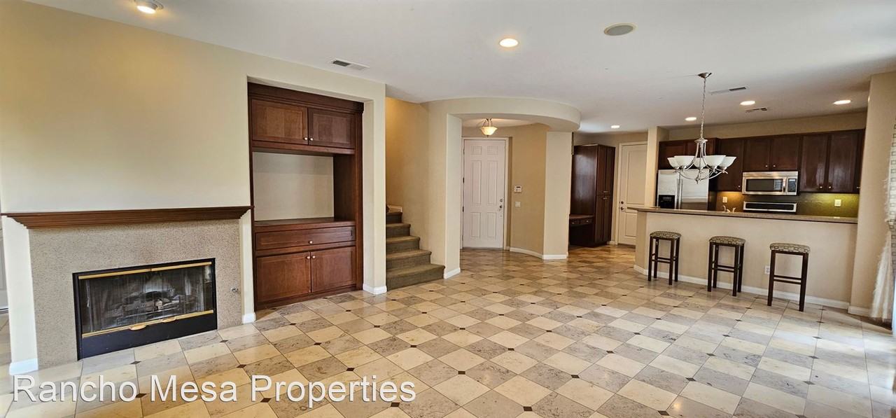 1437 Caminito Sicilia - Photo 3 of 21