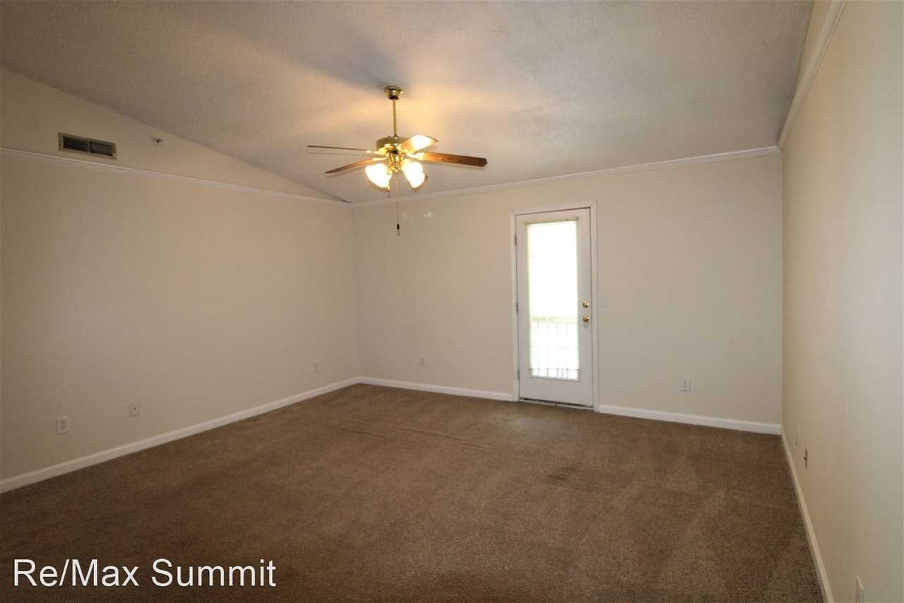 APM Broad Trace Apartments, 1235 - Photo 2 of 14