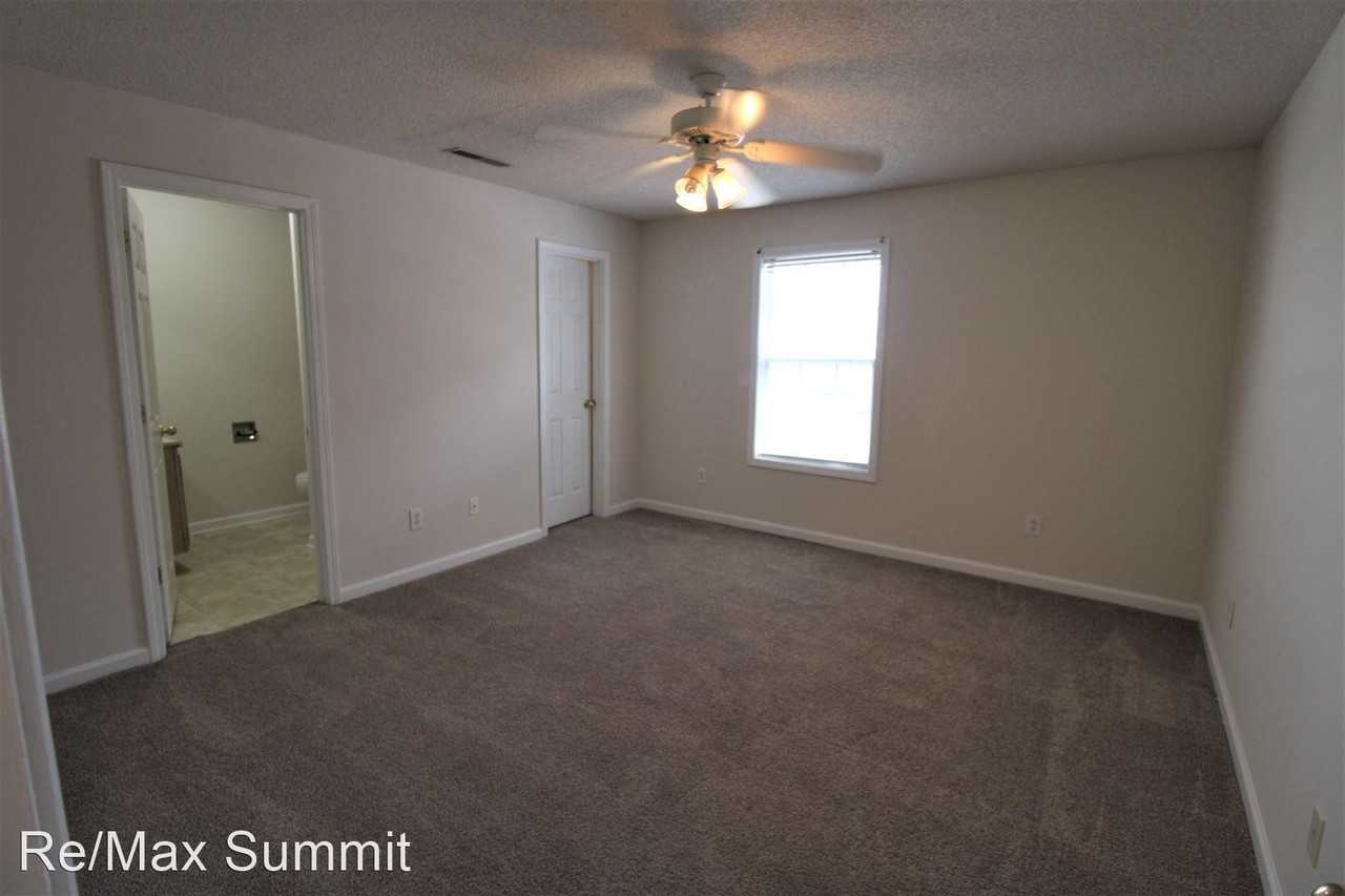 APM Broad Trace Apartments, 1235 - Photo 3 of 14