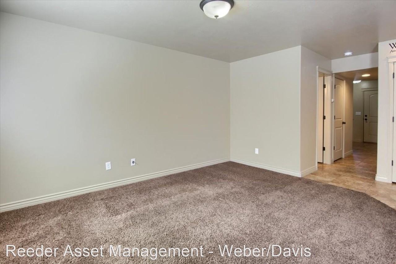 285 W 1950 N - Photo 2 of 20