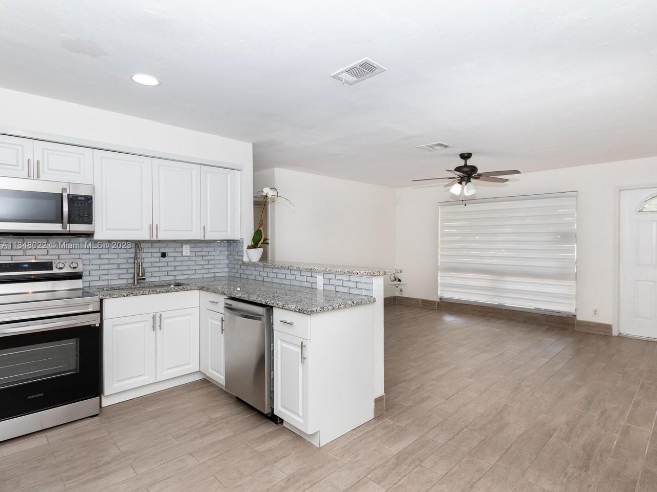 1398 Sw 47th Ter #1398 - Photo 2 of 8