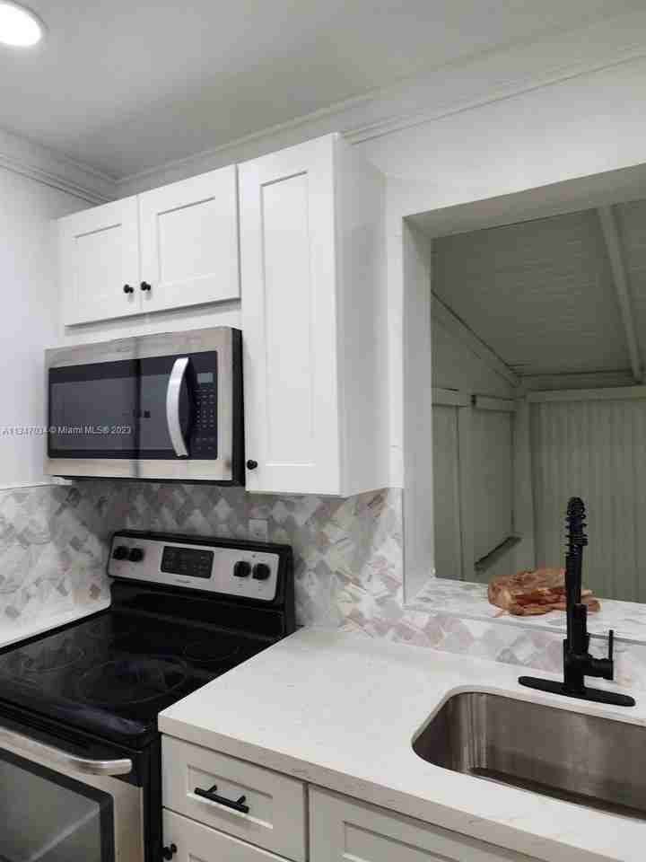 8380 Sw 43rd Ter #8380 - Photo 3 of 8