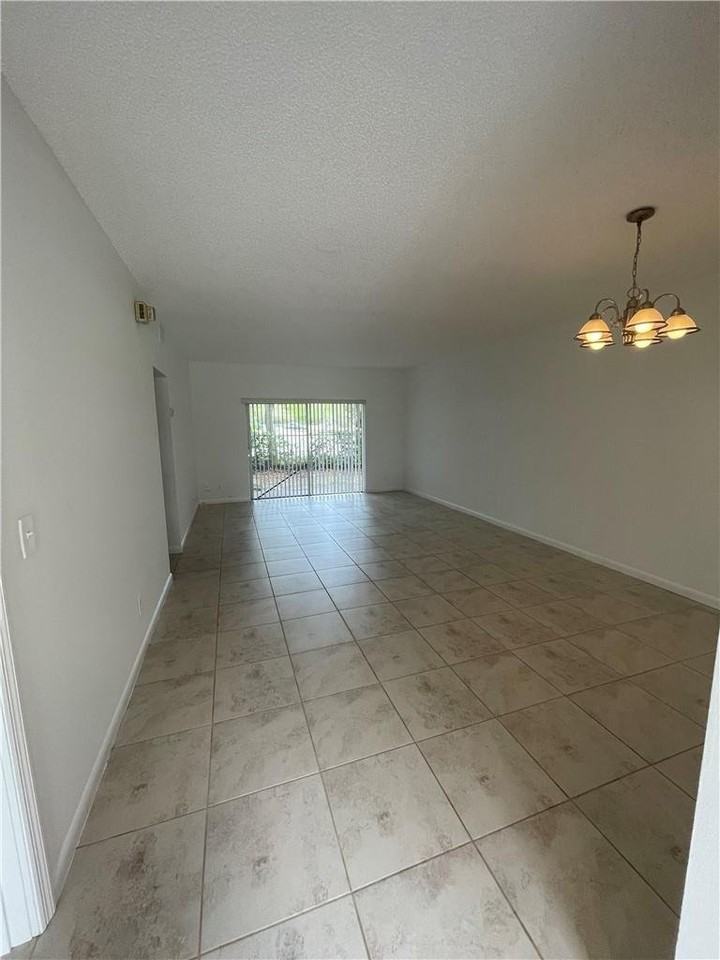 3319 Nw 101st Ave #3319 - Photo 2 of 6