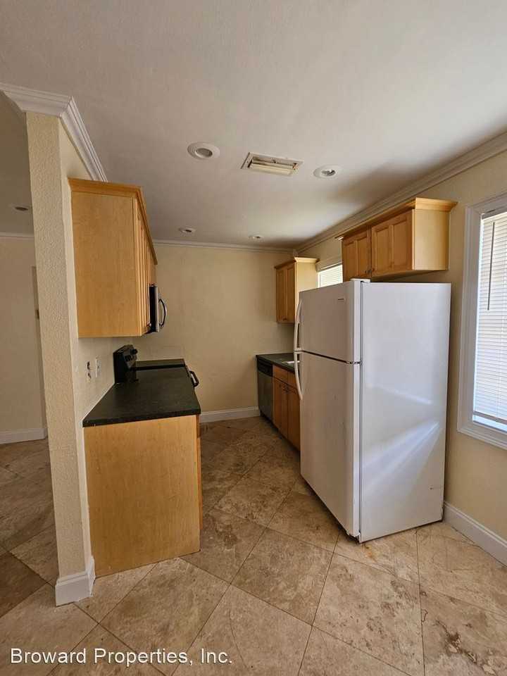 1325-1333 NE 5th Terrace - Photo 2 of 12