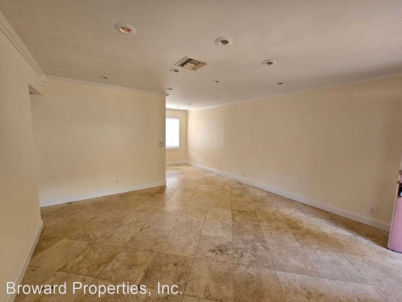 1325-1333 NE 5th Terrace - Photo 3 of 12