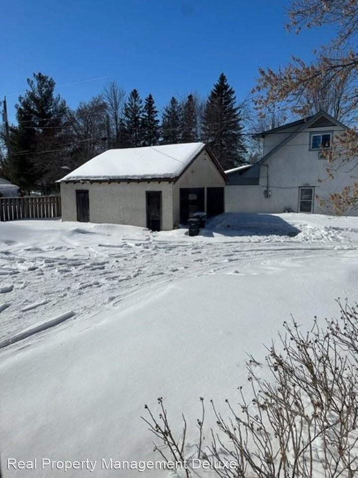 718 1st St Se - Photo 2 of 14