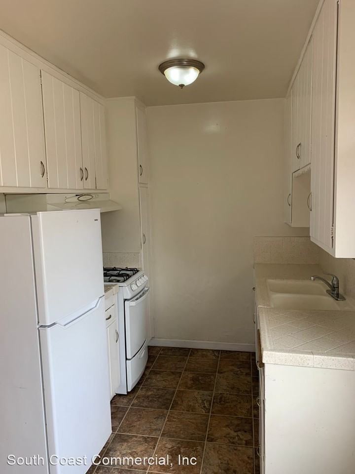 4627 33RD ST - Photo 3 of 5