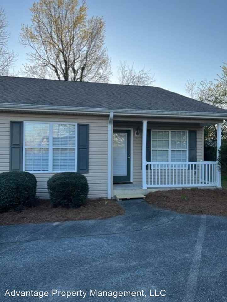 407 Polk St Apartments in Thomasville, NC 27360 Zumper