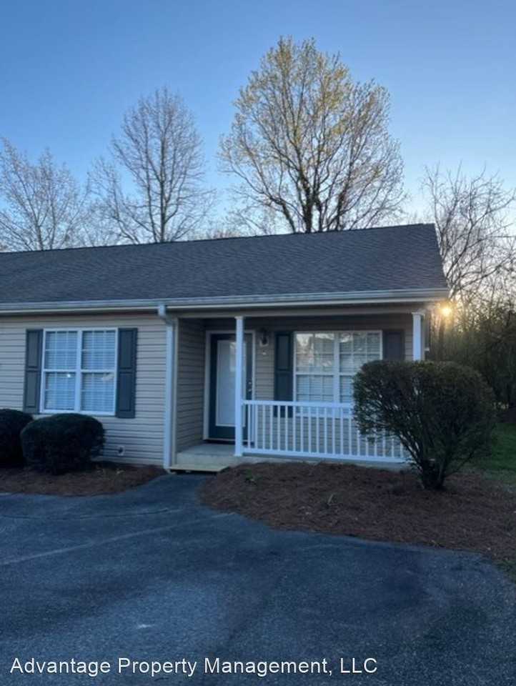 407 Polk St Apartments in Thomasville, NC 27360 Zumper