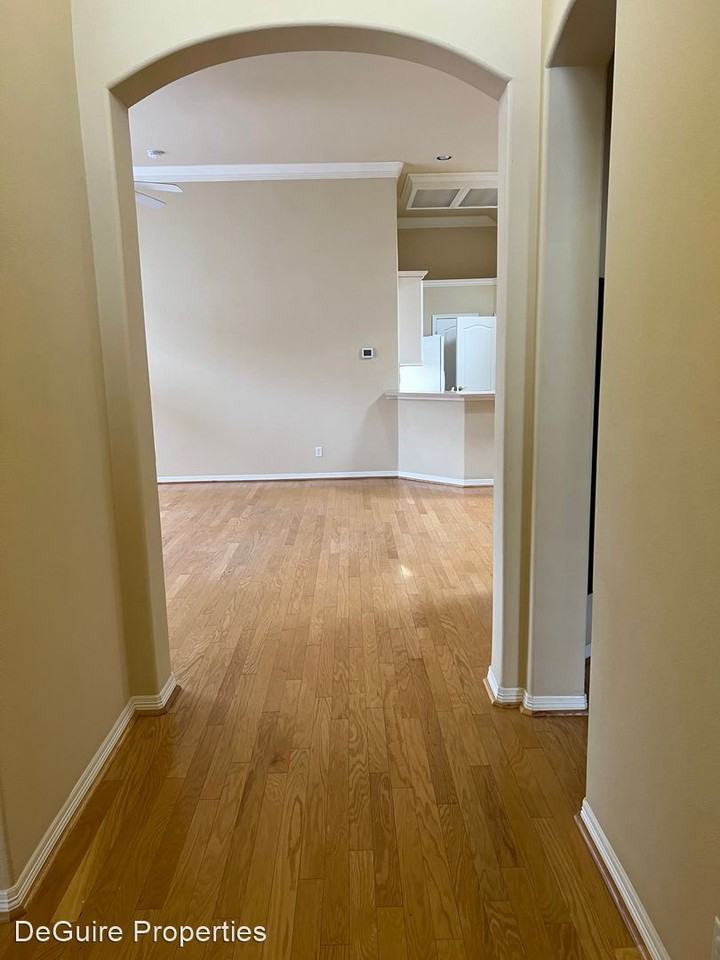 8516 Bridge St - Photo 2 of 19