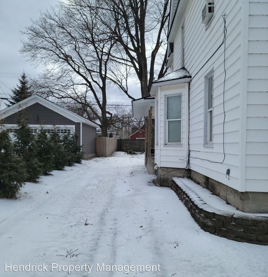 182 W 13th Street - Photo 3 of 13