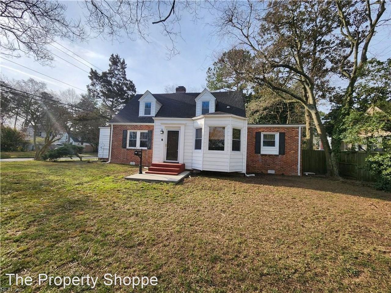 201 Maycox Ave - Photo 2 of 42