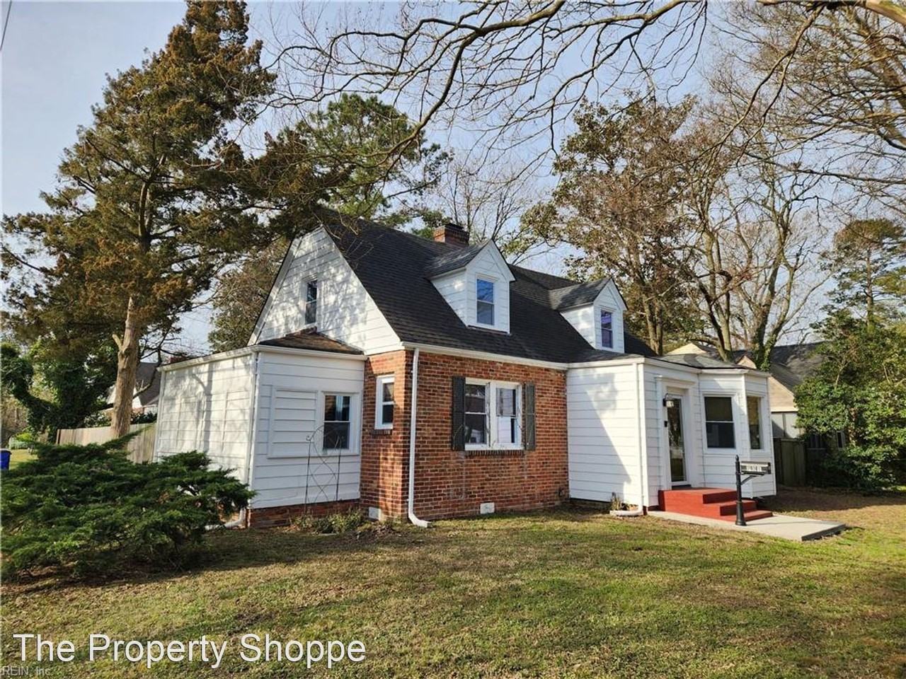 201 Maycox Ave - Photo 3 of 42