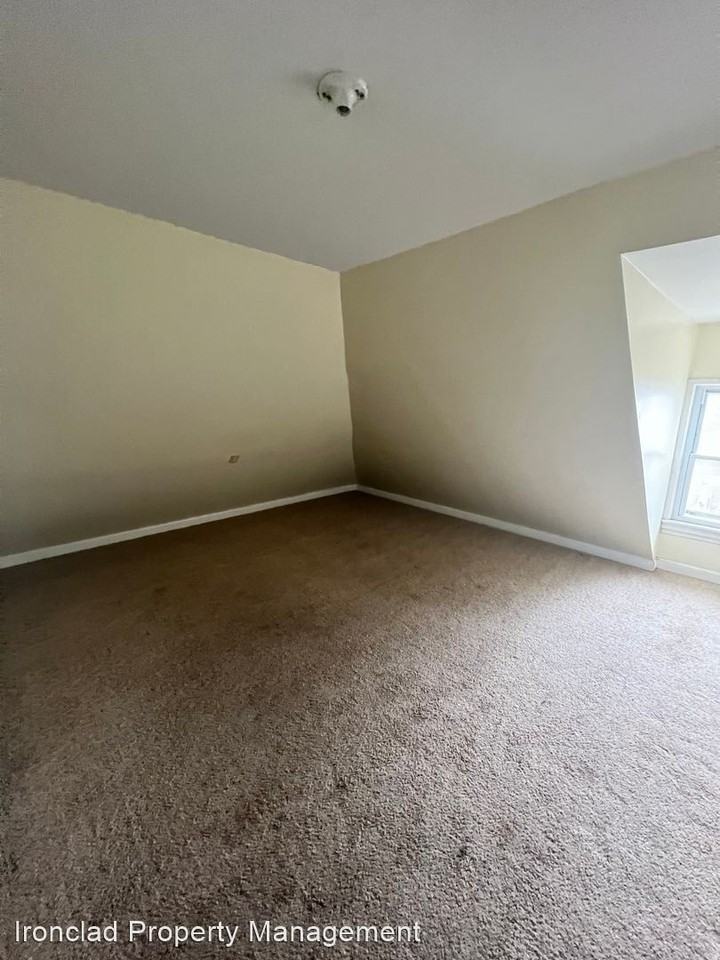 199-201 Oak Street - Photo 2 of 11
