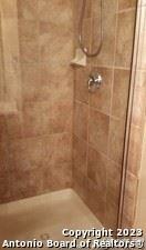 209 Arrowhead Cv - Photo 2 of 13