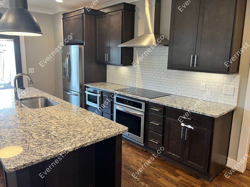 1809 Mcewen Ave - Photo 3 of 25