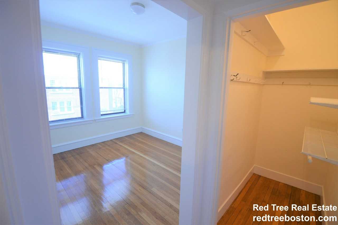 21 Park Vale Ave #11 - Photo 5 of 25