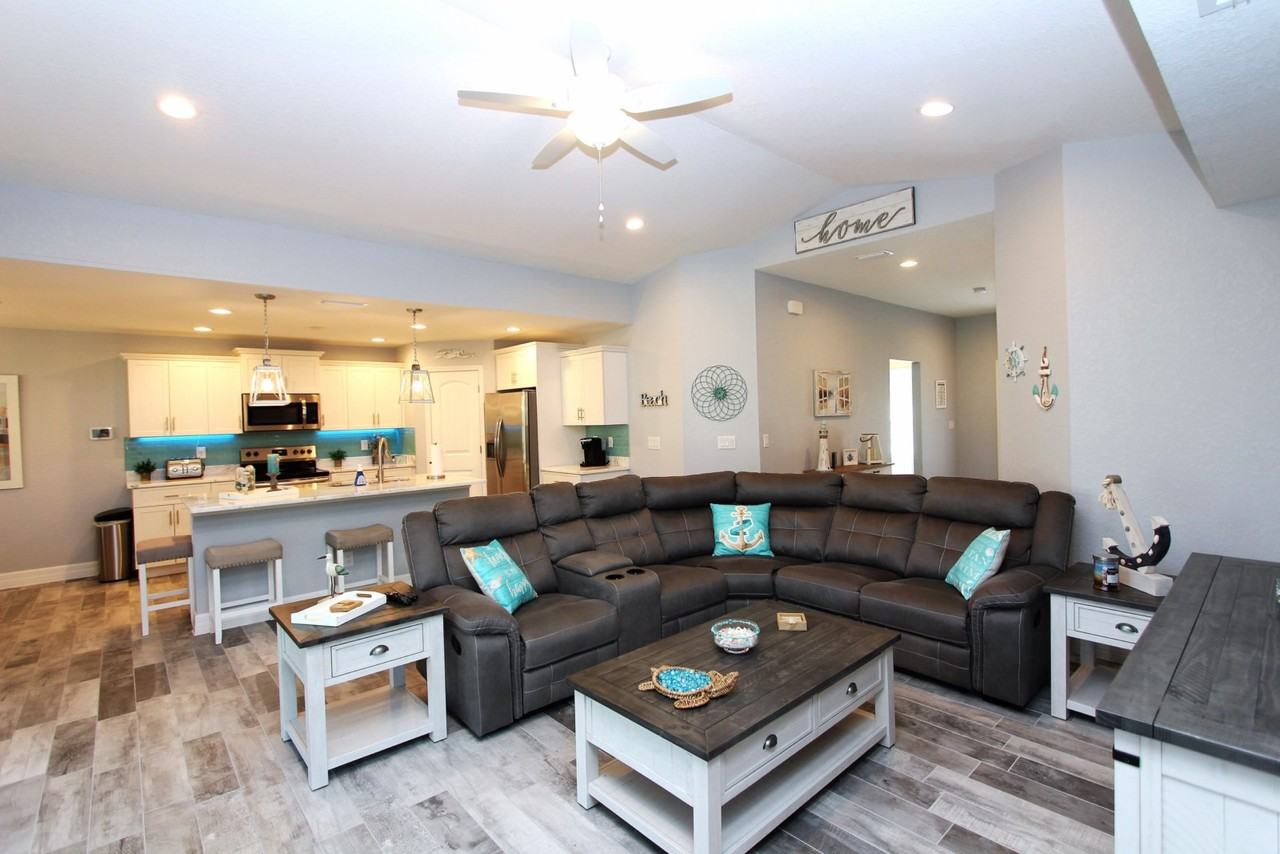 128 Linda Lee Dr - Photo 3 of 19