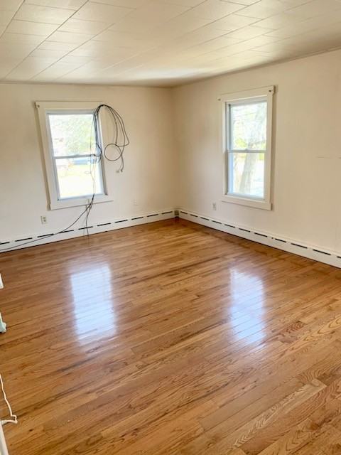 389 Middle Rd - Photo 2 of 7