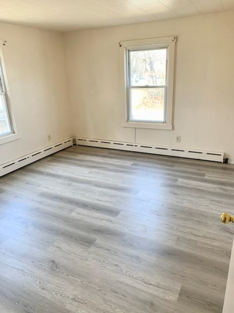 389 Middle Rd - Photo 3 of 7