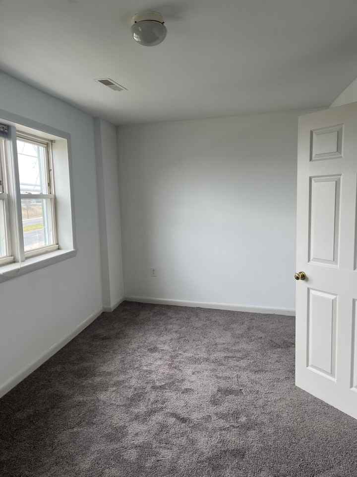 510 W Main St - Photo 4 of 9