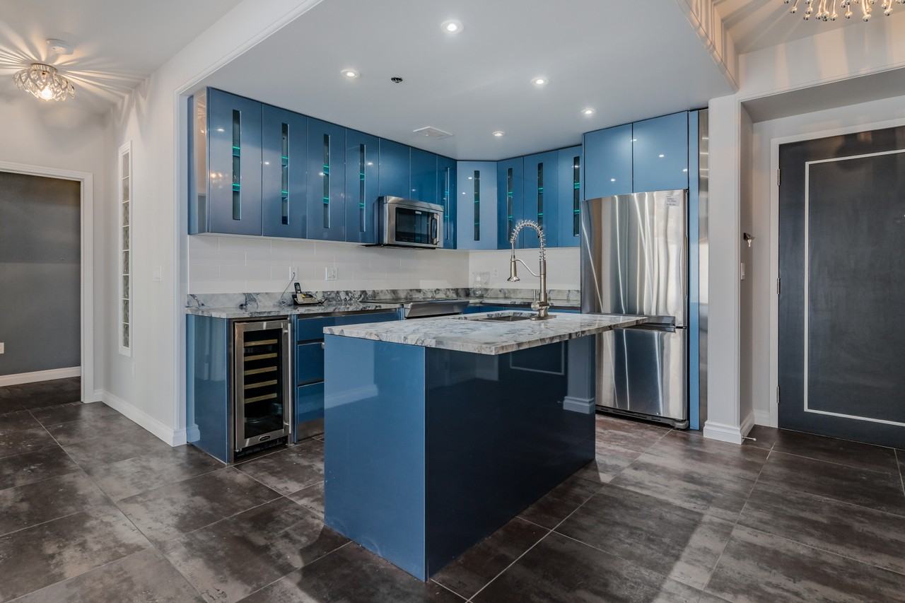 157 2nd Avenue North #403 - Photo 3 of 23