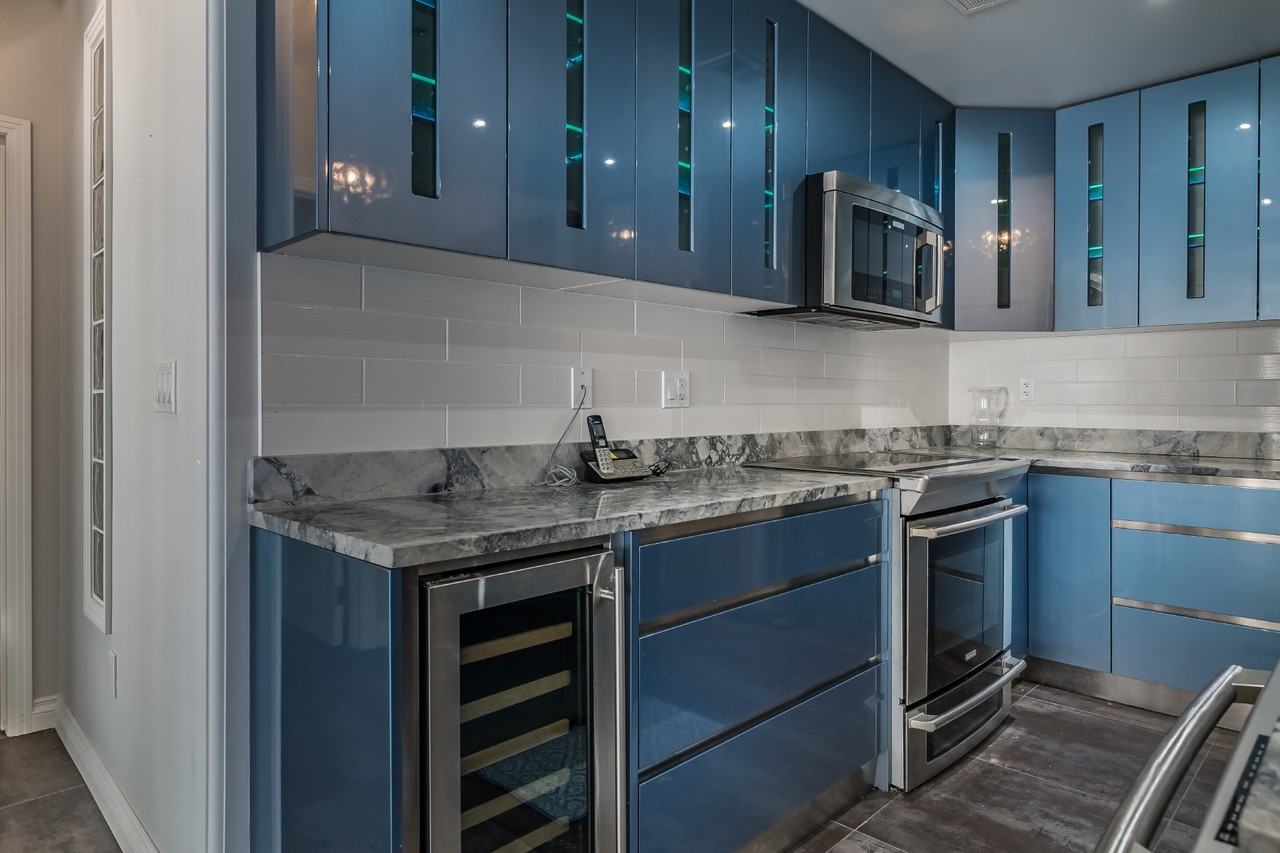 157 2nd Avenue North #403 - Photo 5 of 23