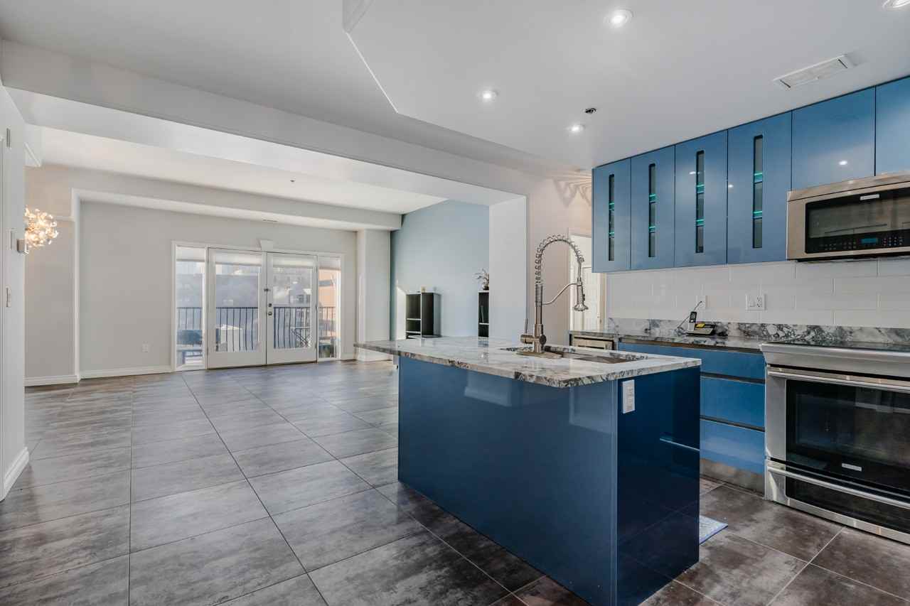 157 2nd Avenue North #403 - Photo 7 of 23