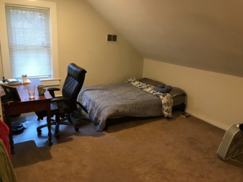 48 Woodbury Ave - Photo 4 of 13