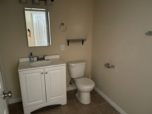 218 1st St - Photo 2 of 4
